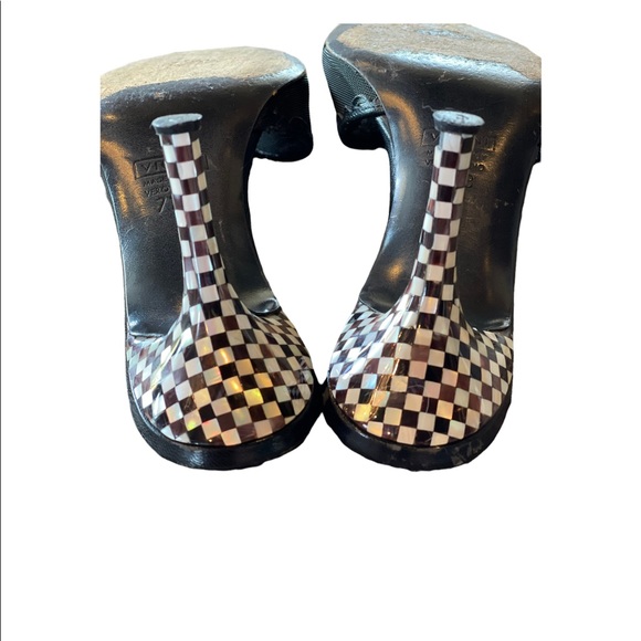 Giuseppe Zanotti Designs Inlaid Abalone Shell Heels - Picture 6 of 7